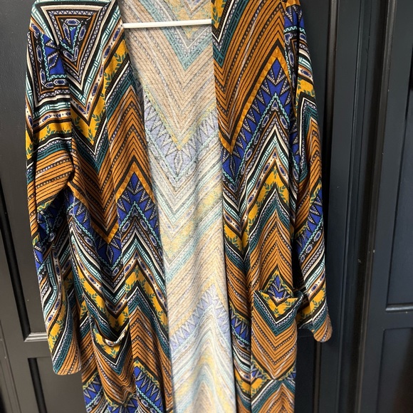 Lularoe bundle. Includes 3 Amelia's, 1 Randy, 1 Julia, 1 Carlie, and 1 Sarah - Picture 7 of 8